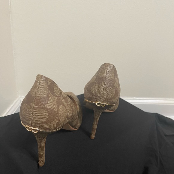 Coach pumps - Picture 7 of 8